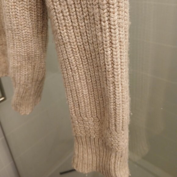 Club Monaco Classic Cardigan - Picture 4 of 9